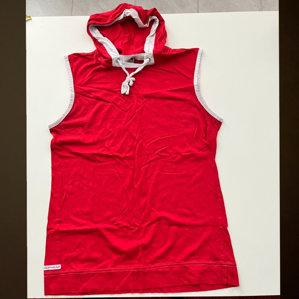 N2N Sleeveless Hooded Top
